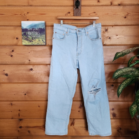Levi's Denim - Levi's 💜 Ribcage Straight Ankle Jeans Light Wash High Rise Distressed 32 X 27"‎